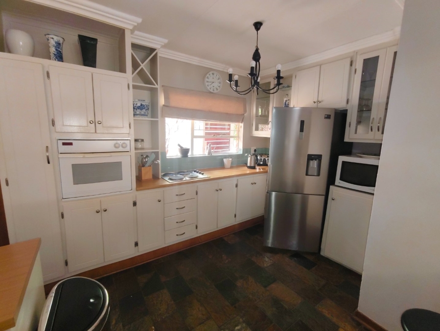 To Let 3 Bedroom Property for Rent in Pentagon Park Free State